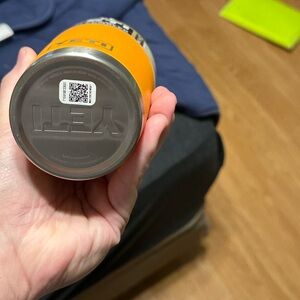 Crab orange 20 oz yeti rambler